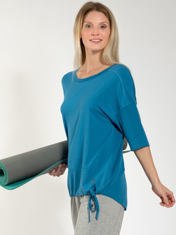 Yoga Shirt Sara Aqua made of natural material